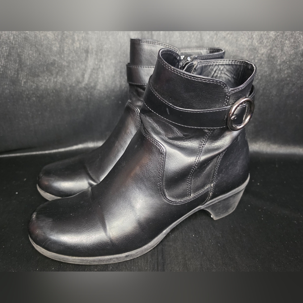 Comfort Plus Predictions Ankle Boots Womens 9W Black Buckle Strap Zip Low Heel